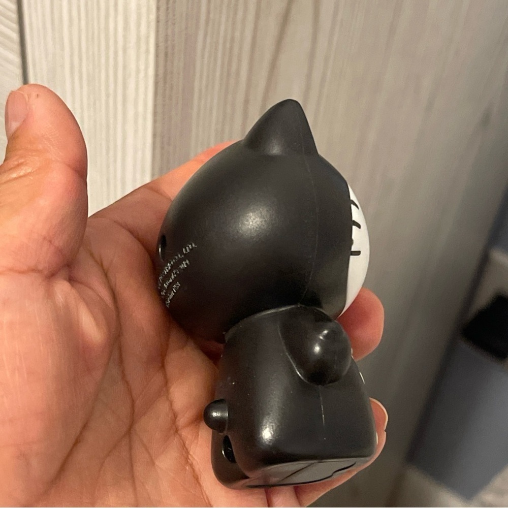 McDonald's "Hello Kitty Skeleton" Glow
In The Dark Mini Figure Toy 2019 No Mask - Picture 8 of 9